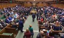 Британският парламент поднови работа след временното си разпускане