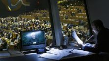 Преводач по време на реч на иранския президент Хасан Рухани на 74-тата сесия на Общото събрание на ООН в Ню йорк.
