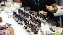 CBD (Cannabidiol) продукти изложени по време на Световния конгрес на канабиса в Лос Анджелис.