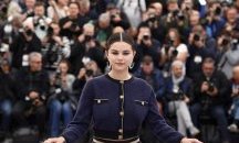 Новият албум на Селена Гомес оглави класациите