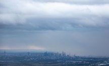 Силни бури спряха влакове в Германия и оставиха хиляди без ток в Чехия