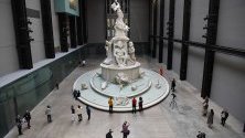 Скулптурата `Fons Americanus` в музея &quot;Тейт Модърн&quot; в Лондон. Скулптурата представя историята на африканската диаспора.