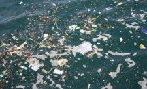 Острови от боклуци плават из Черно море