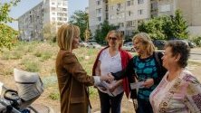 Мая Манолова на протеста на жителите на столичния квартал ''Надежда''