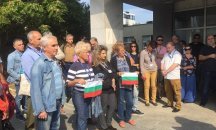 Едва 50 човека, подкрепящи Костов, питат саботаж ли е спирането на БНР