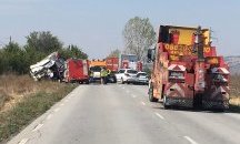 Двама загинаха при катастрофа с камиони