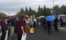 Жители на Черноморец излязоха на протест, МО не плащало за имотите им