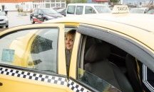Манолова обеща на таксиметровите шофьори намаляване на бюрокрацията