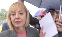 Манолова сложи в плик имената на фирмите, които ще спечелят поръчката на СО за електробуси