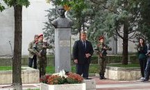 Каракачанов амбициран да възстанови военната служба