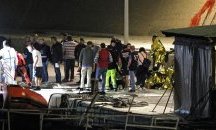 Двама загинаха, а 25 се издирват след обръщане на лодка край Италия