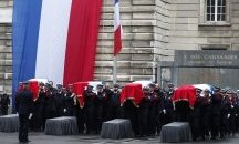 Мъжът, убил четирима полицаи в Париж, имал данни за десетки други