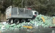 Тонове бира се разляха на път в Австралия