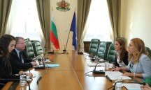 Марияна Николова осъди нападенията от последното денонощие срещу синагога в германския град Хале