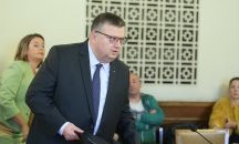 Крещящо разминаване между версиите на шефа на БНР и техническия директор