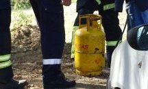 Неизправна газова бутилка подпали къща, пламъците държаха в плен жена