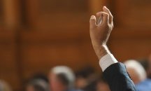 Депутатите гласуват оставките на Волен Сидеров и Лиляна Павлова