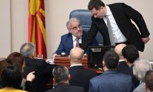 Македонският парламент се саморазпуска на 11 февруари