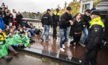 Холандската полиция арестува 130 активисти от „Бунт срещу унищожението“