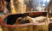 Откриха гробници и мумии на 2500 години