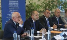 Румен Радев: Заедно със спорта е необходимо и възпитание и любов към националния химн