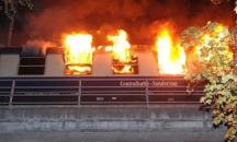 Влак с футболни фенове пламна в Берлин