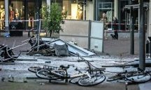 Мъж вряза с кола в група хора в Холандия, има ранени