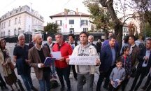 Граждани протестираха пред посолството на Франция в подкрепа на Северна Македония