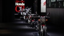 Мотори на &quot;Хонда&quot;, изложени по време на Tokyo Motor Show 2019.