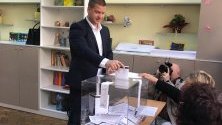 Кандидатът за кмет на Стара Загора Живко Тодоров гласува