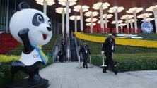 Подготовка преди отварянето на вратите на China International Import Expo в Шанхай.
