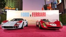 Ford GT 40 и A Ferrari 330 P4 на премиерата на филма "Ford v Ferrari" в Холивуд.