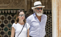 Защо звездните дами предпочитат по-възрастни мъже?