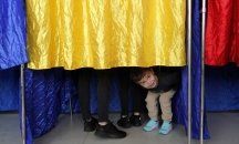 Йоханис и Виорика Дънчила - един срещу друг на втори тур за президент на Румъния