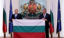 Президентът връчи българския флаг на антарктическата ни експедиция