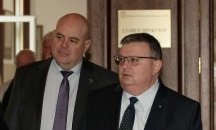 Цацаров и Гешев разговарят с кмета на Перник заради водната криза
