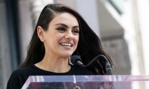 Защо Мила Кунис има очи в различни цветове