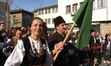 Десетки хиляди се стекоха на празника на еленския бут