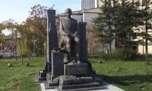 Откриват паметник на Симеон Радев в София