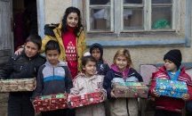 16-годишна британка изпрати подаръци за бедни деца в България