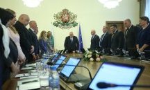 Депутати и министри запазиха минута мълчание в памет на Стефан Данаилов