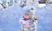 Снежен понеделник със силни ветрове