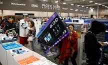 Онлайн на "Черния петък" в САЩ са похарчени рекордните 7,4 млрд. долара