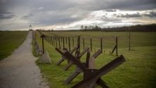 Граничен пост край бившата ограда от Желязната завеса на границата между Австрия и Чехия край Чижов.