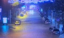 Наводнения във Френската Ривиера, снеговалежи в САЩ