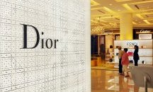 Звездите сигурно са полудели по Dior