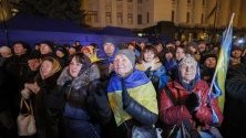 Украинци реагират на договореното спиране на огъня в Донбас между президентите на Русия и Украйна.