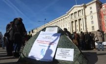 Акцент на деня: Палатки под прозореца на премиера