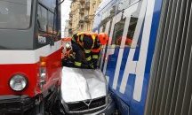 Два трамвая премазаха кола в Чехия