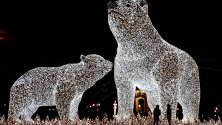 Огромно светлинни скулптури из Горки парк в Москва, Русия.